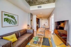 Highrise 1BR Luxe Suite near DT and Vibrant Rainey St